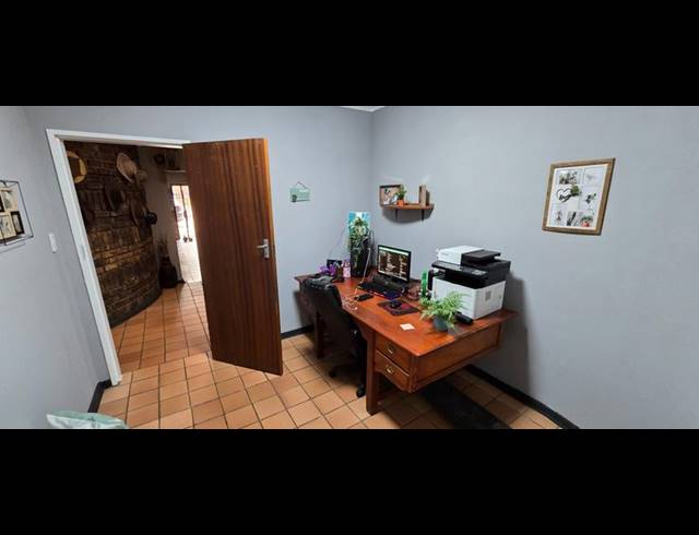 4 BEDROOM HOUSE FOR SALE IN DORANDIA